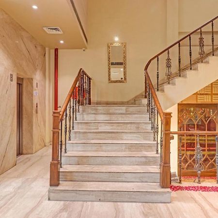 Oyo Townhouse 934 L'Elegant Hotel & Banquetby Ace Manor Ґазіабад Екстер'єр фото