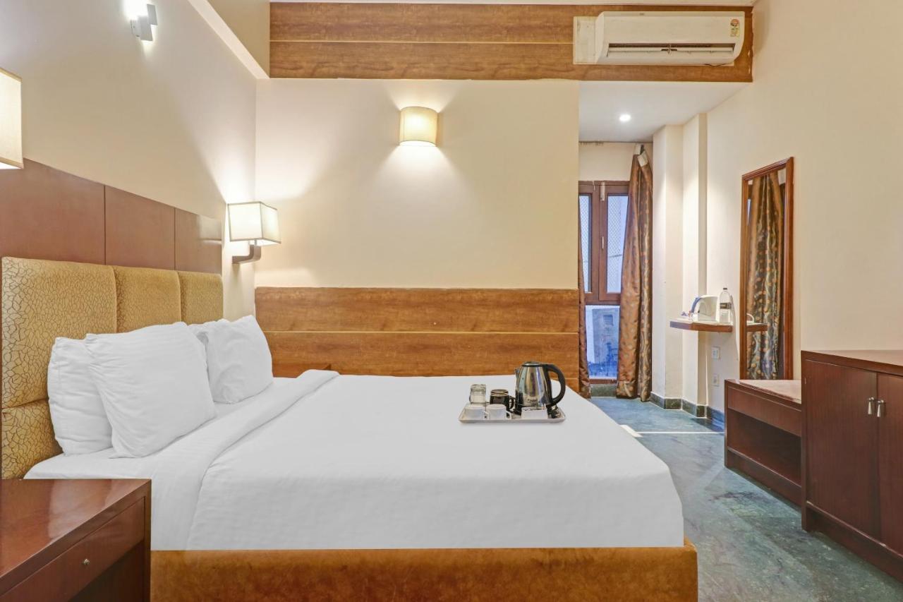 Oyo Townhouse 934 L'Elegant Hotel & Banquetby Ace Manor Ґазіабад Екстер'єр фото